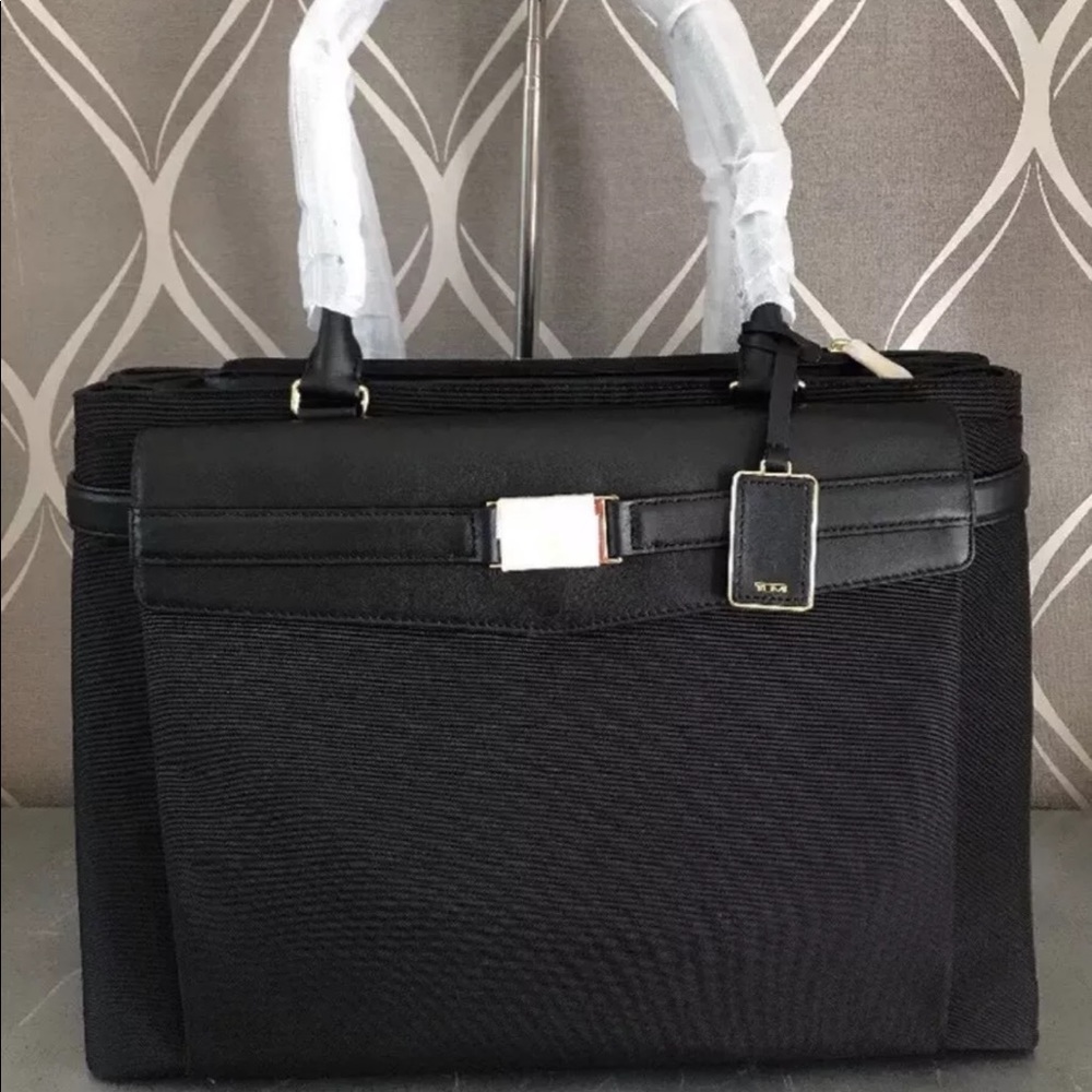 New Tumi Larkin Hayward Triple Compartment Laptop - Picture 3 of 8
